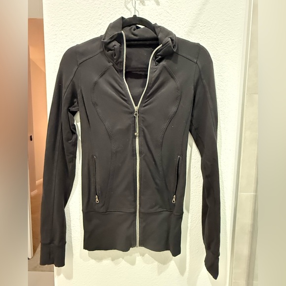 Lululemon Jacket - Picture 1 of 2